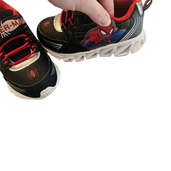 Small Boy's Spiderman Light up Shoes - Picture 7 of 9